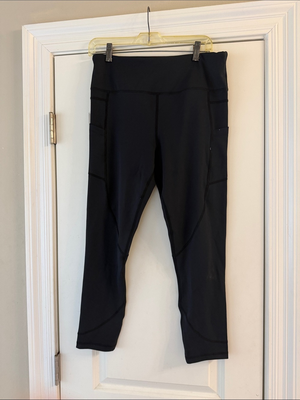 High-Rise Black Pocket Leggings for Everyday Activewear